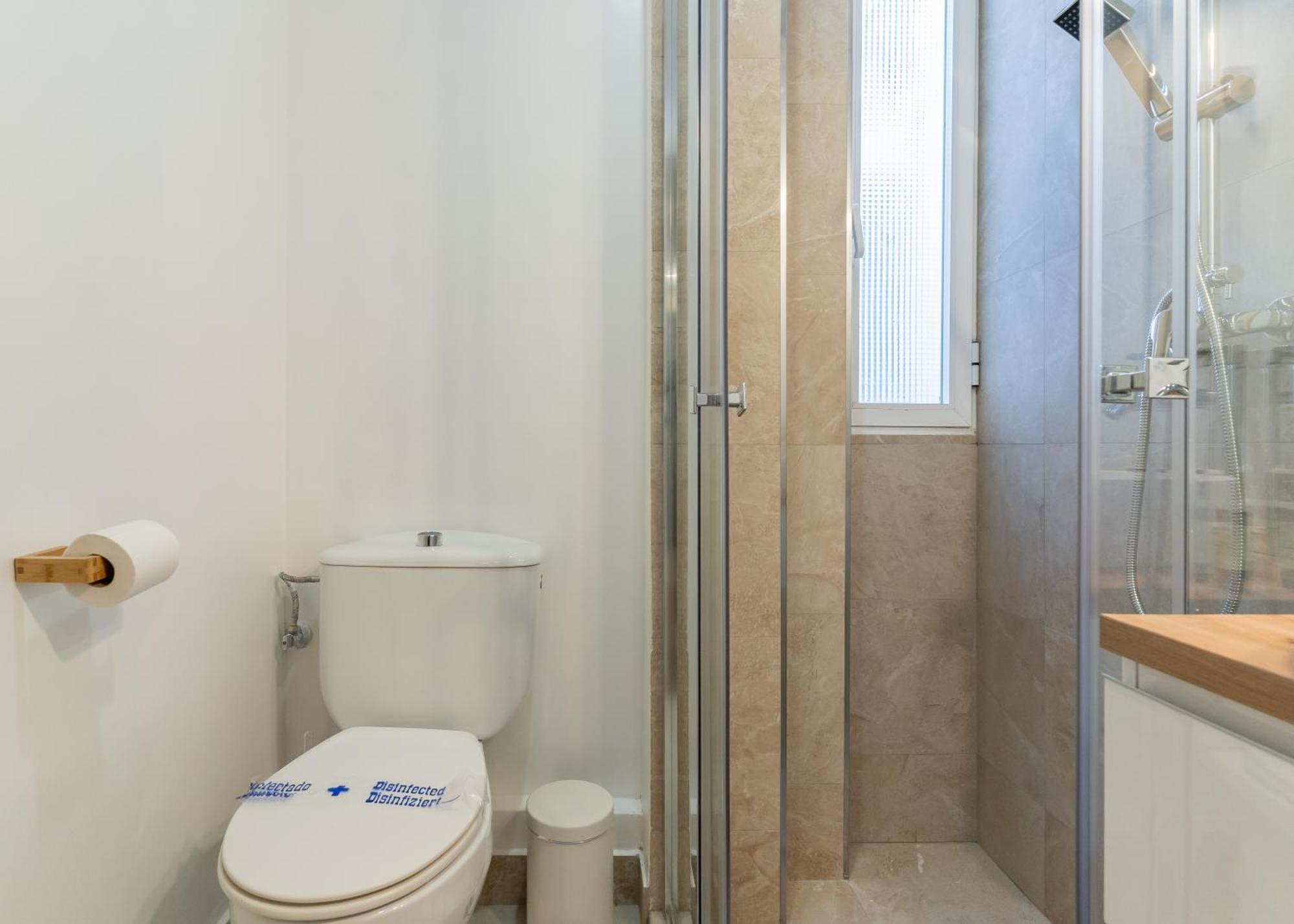 Cozy -1bedroom 1bath -anton Martin Madrid