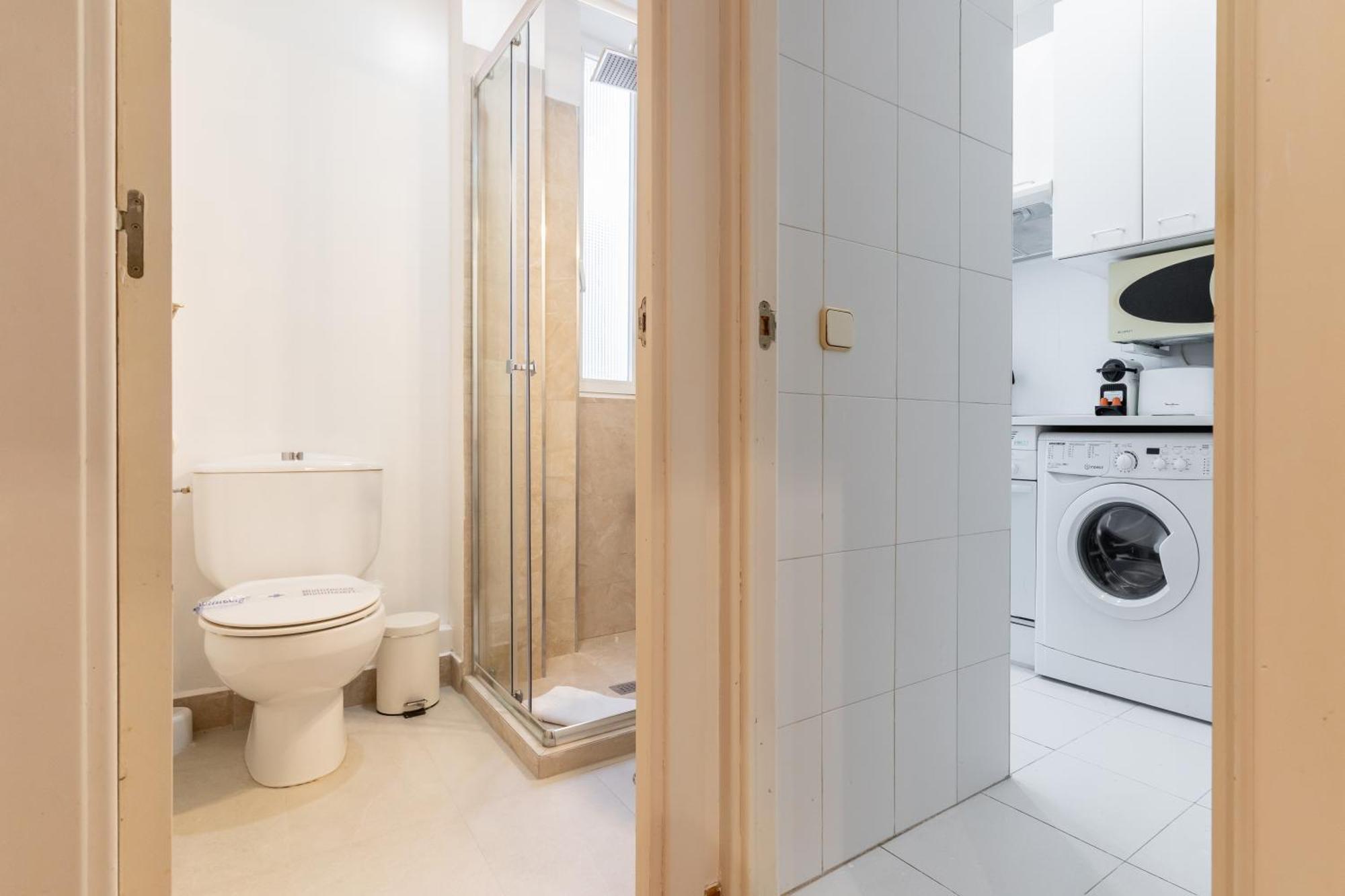 Cozy -1bedroom 1bath -anton Martin Madrid