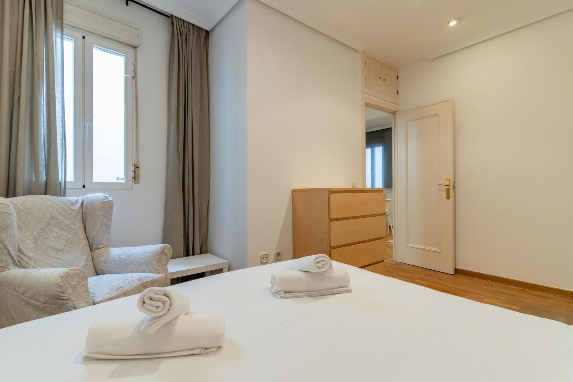 Cozy -1bedroom 1bath -anton Martin Madrid