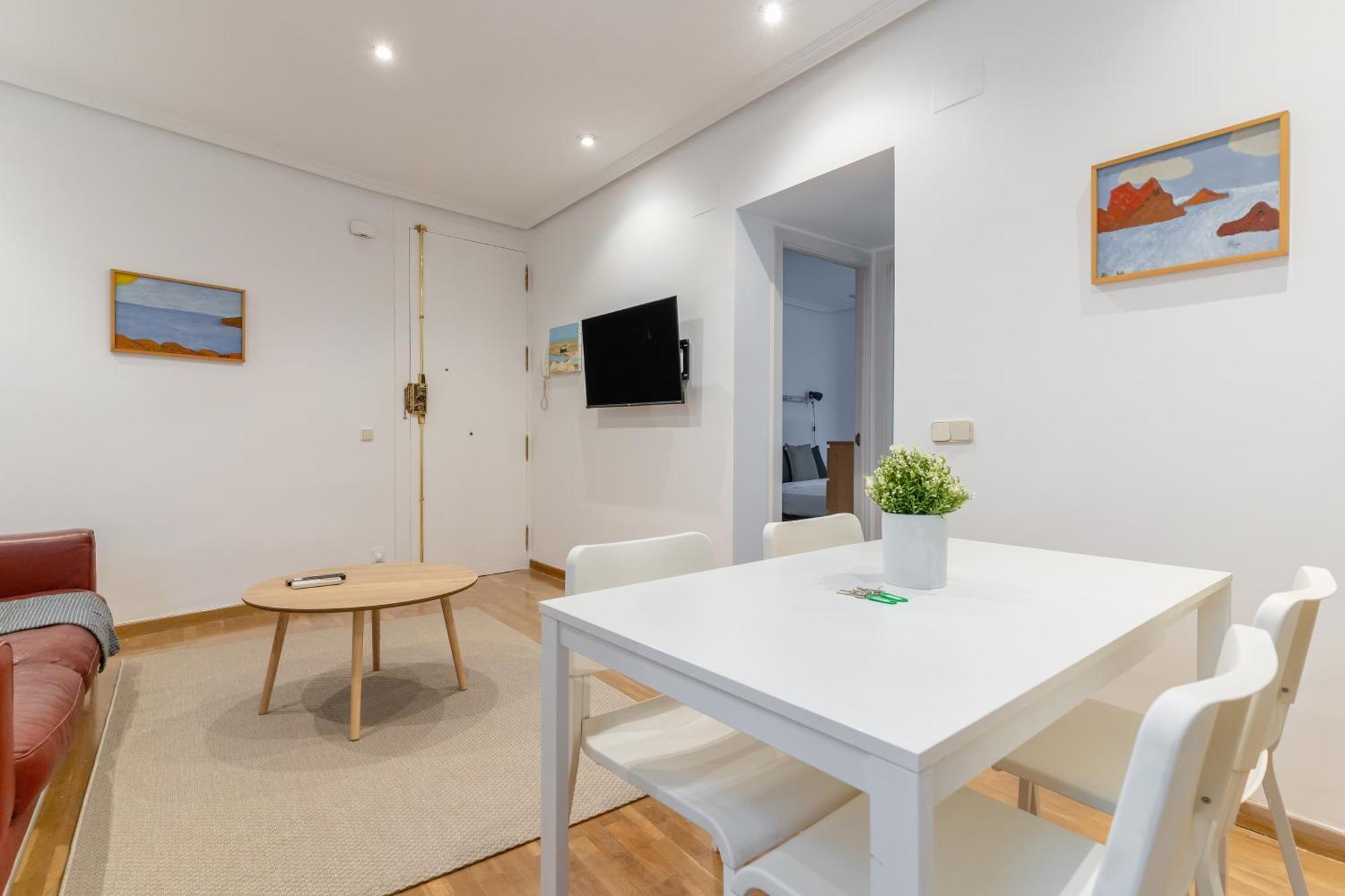 Cozy -1bedroom 1bath -anton Martin Apartamento Madrid