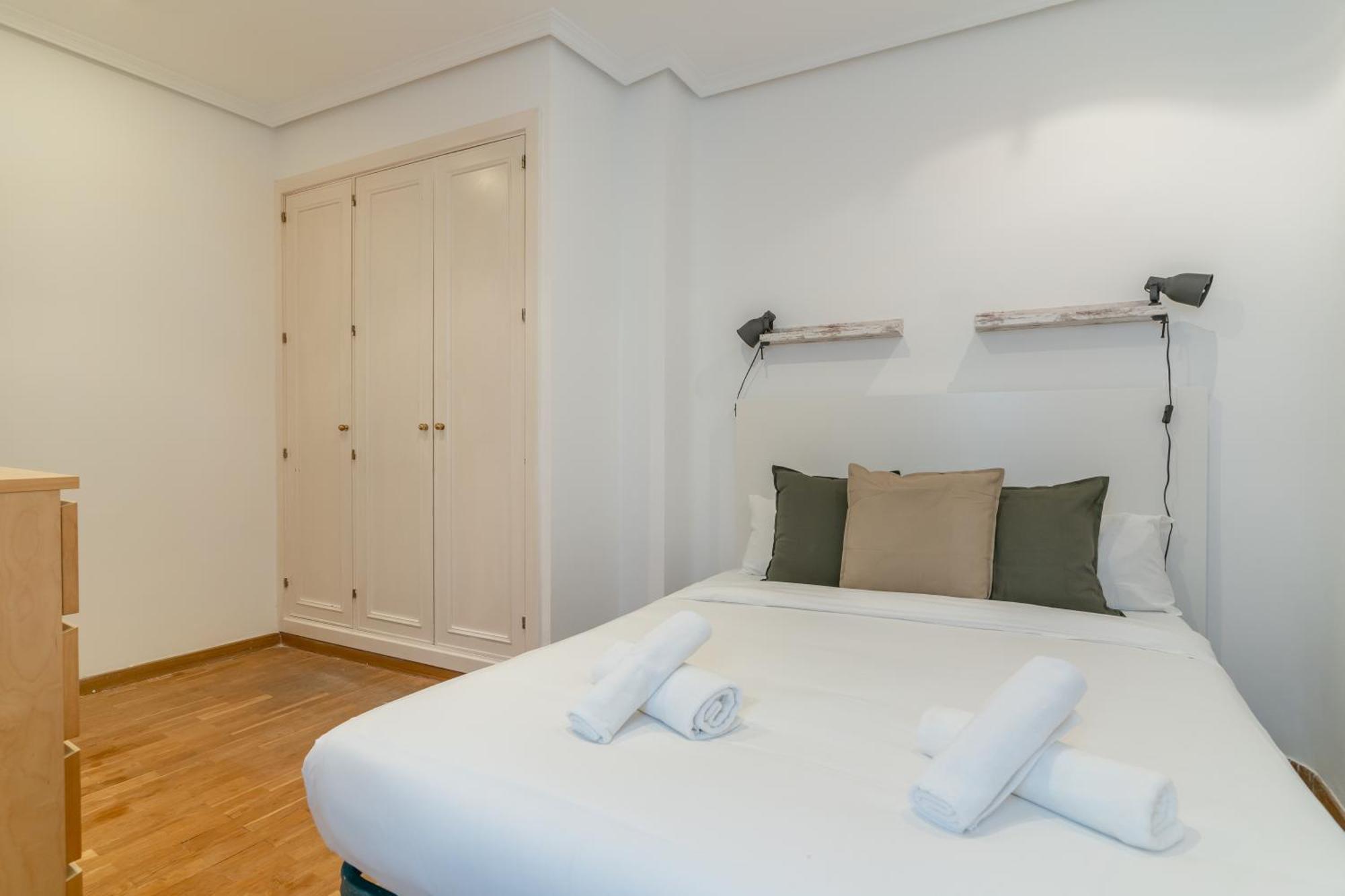 Cozy -1bedroom 1bath -anton Martin Madrid