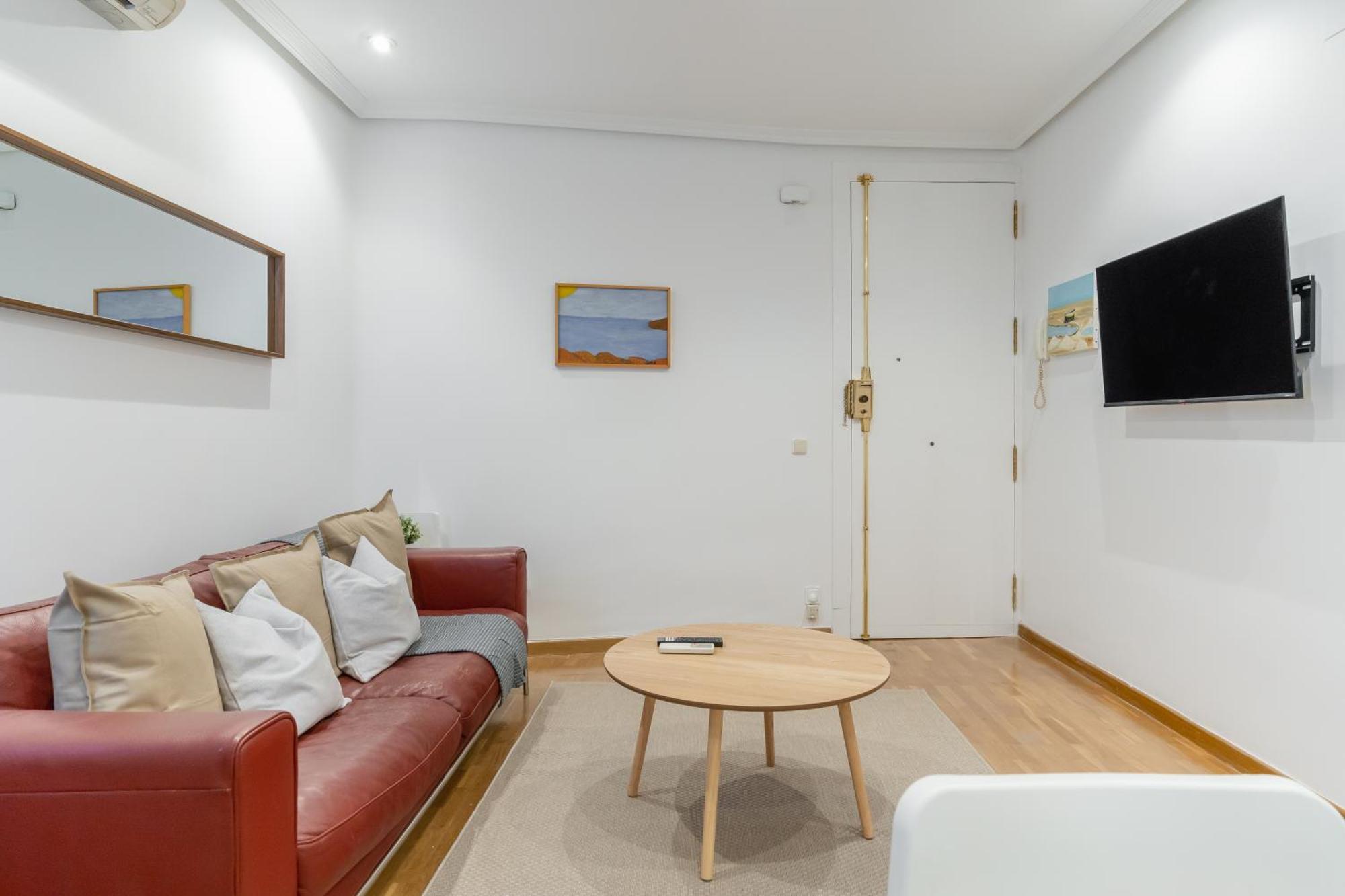 Cozy -1bedroom 1bath -anton Martin
